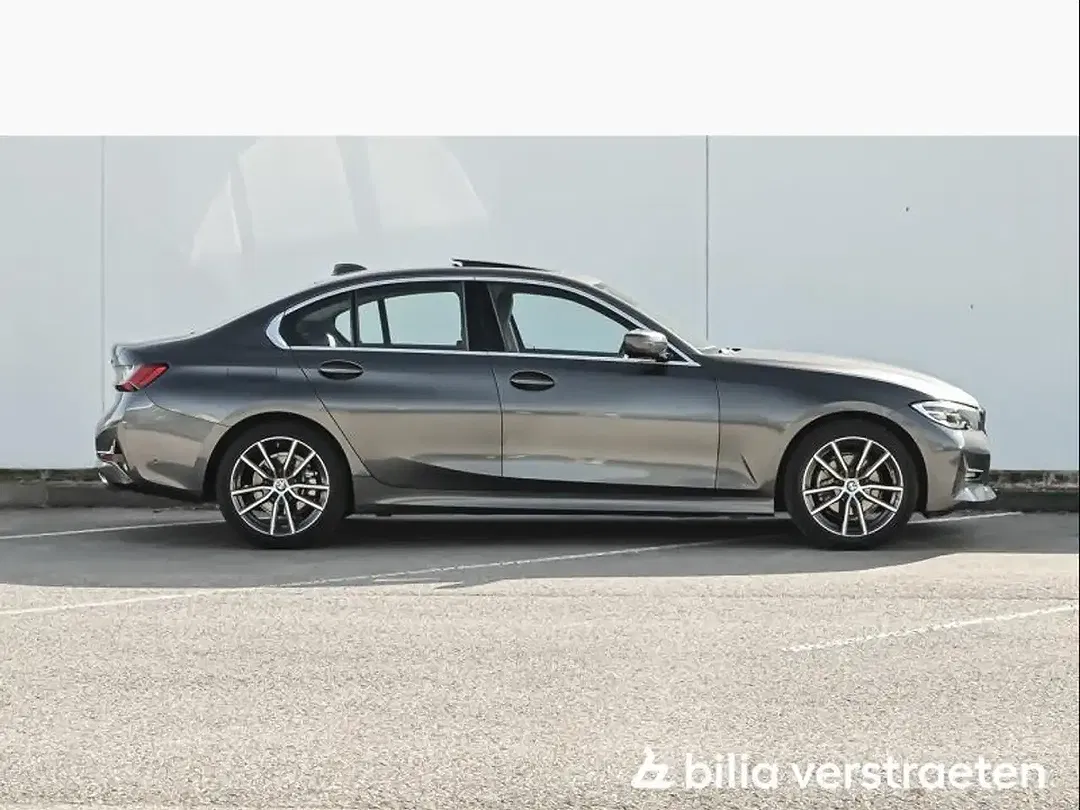 BMW 320 - Thumbnail 3