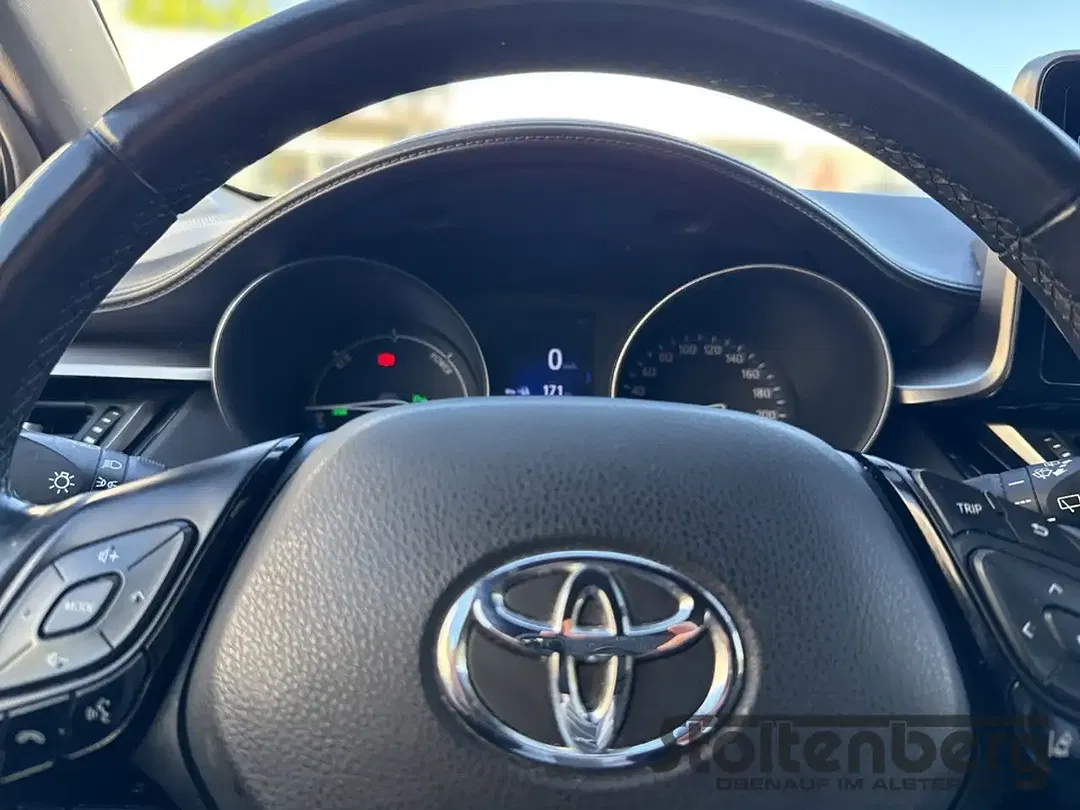 Toyota C-HR - Thumbnail 14