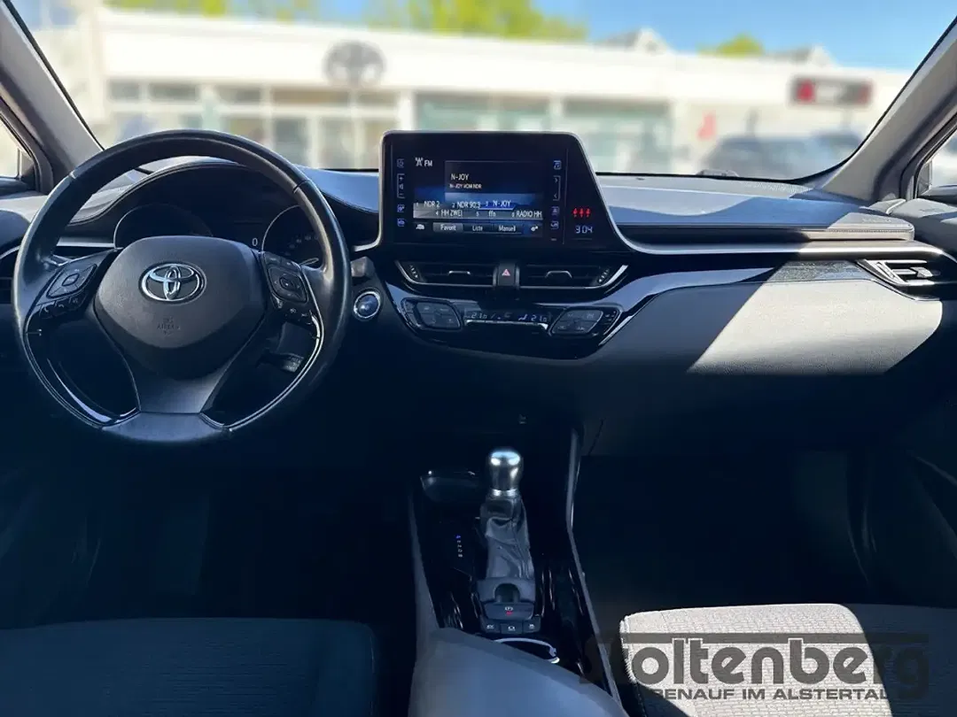 Toyota C-HR - Thumbnail 8