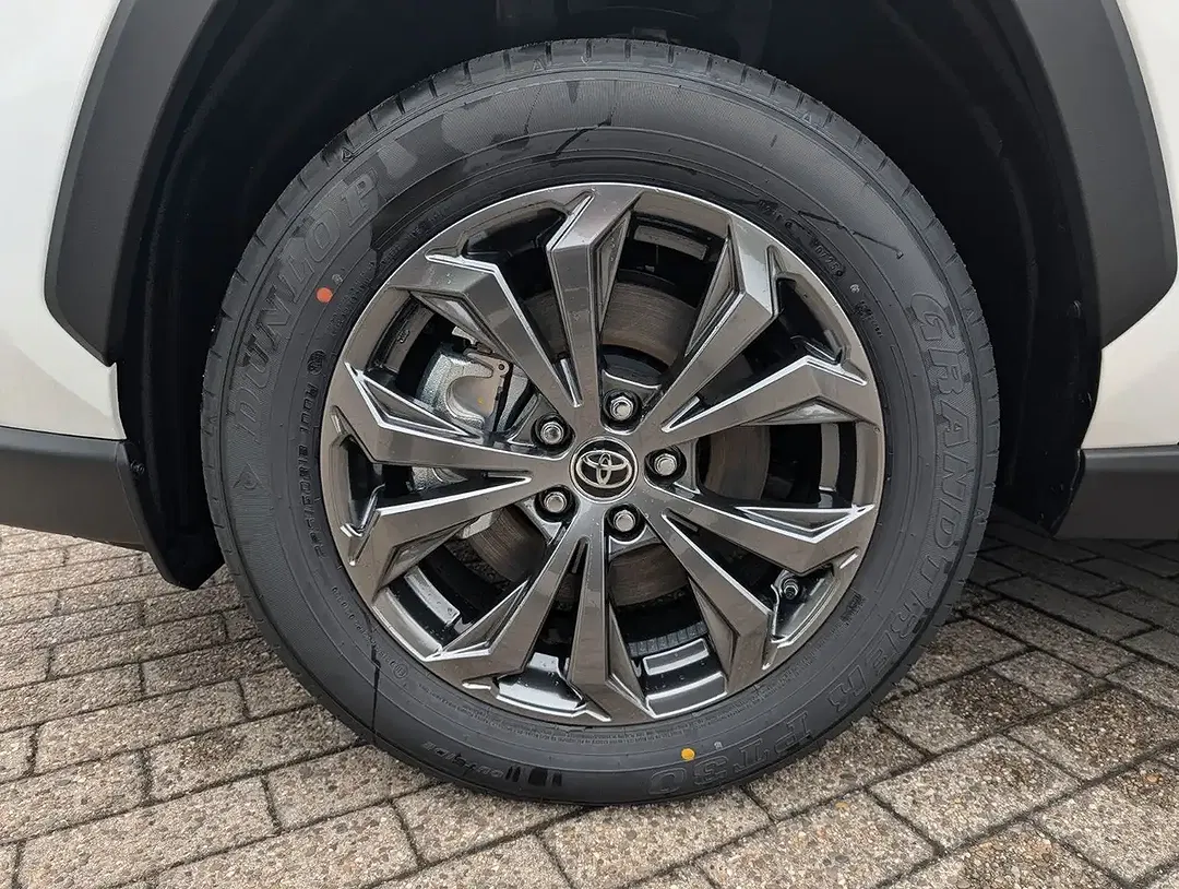 Toyota RAV 4 - Thumbnail 10