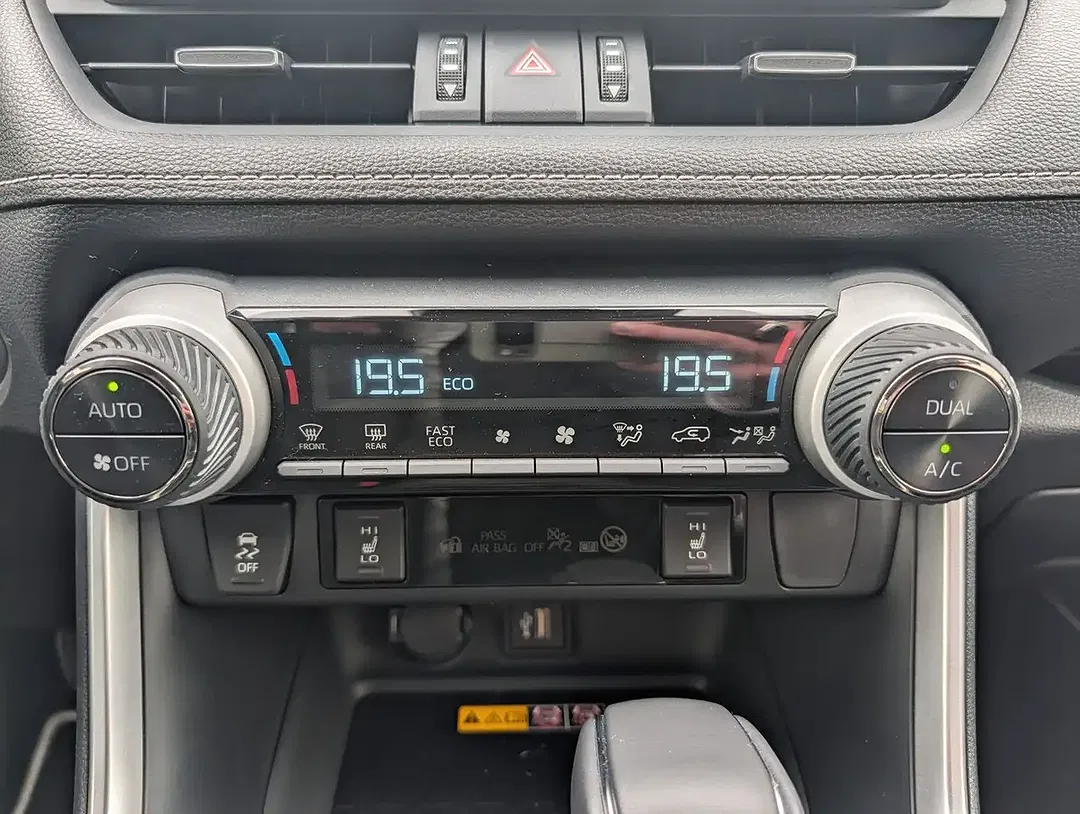 Toyota RAV 4 - Thumbnail 21