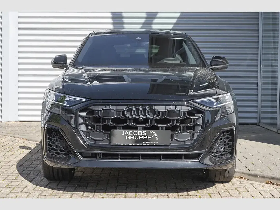 Audi Q8 - Thumbnail 2