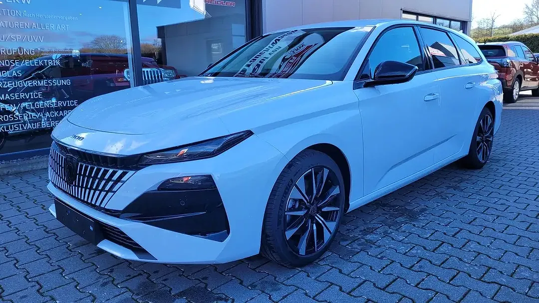 Peugeot 308 - Thumbnail 1