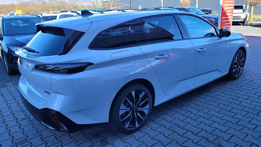 Peugeot 308 - Thumbnail 4