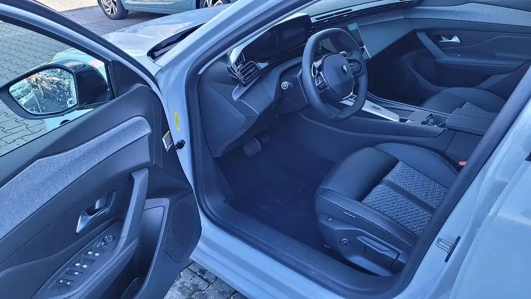 Peugeot 308 - Thumbnail 7
