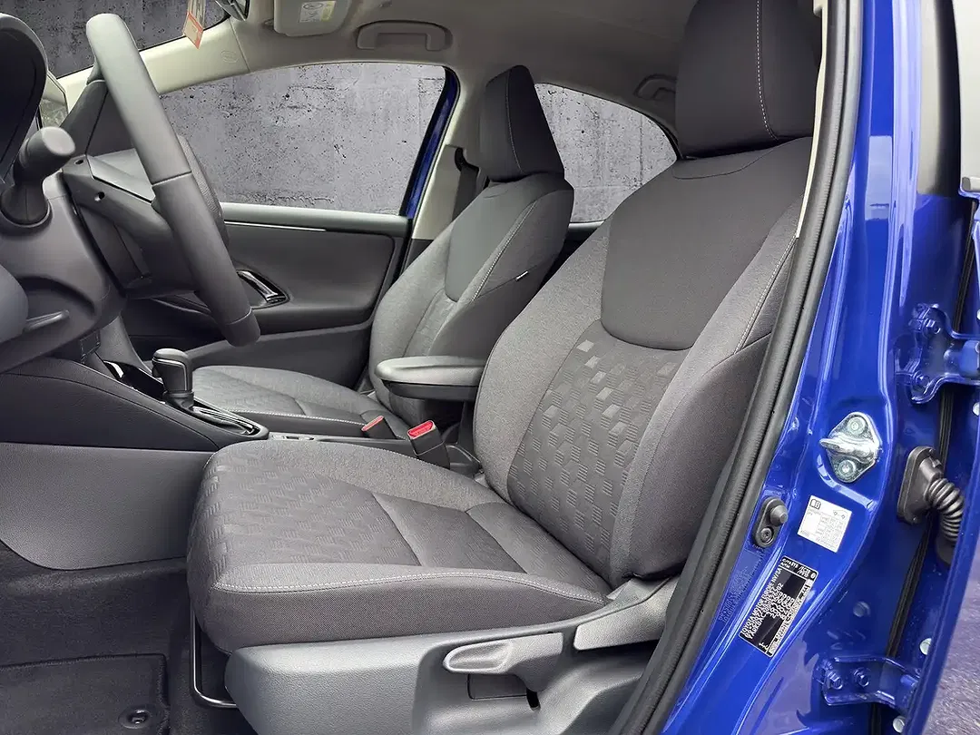 Toyota Yaris - Thumbnail 9