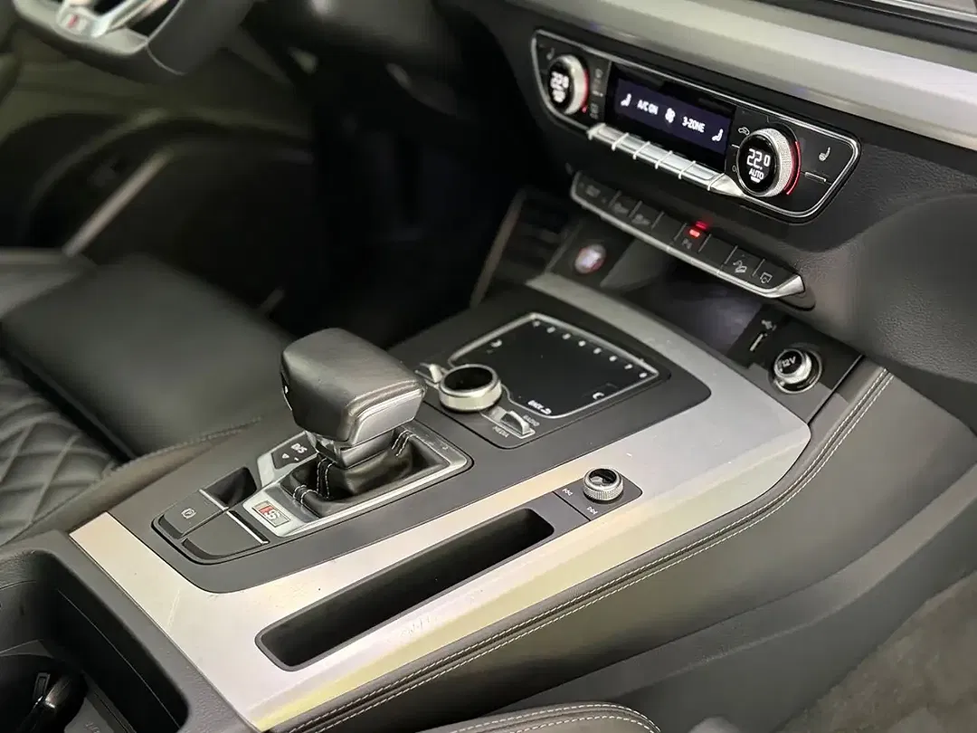 Audi SQ5 - Thumbnail 17