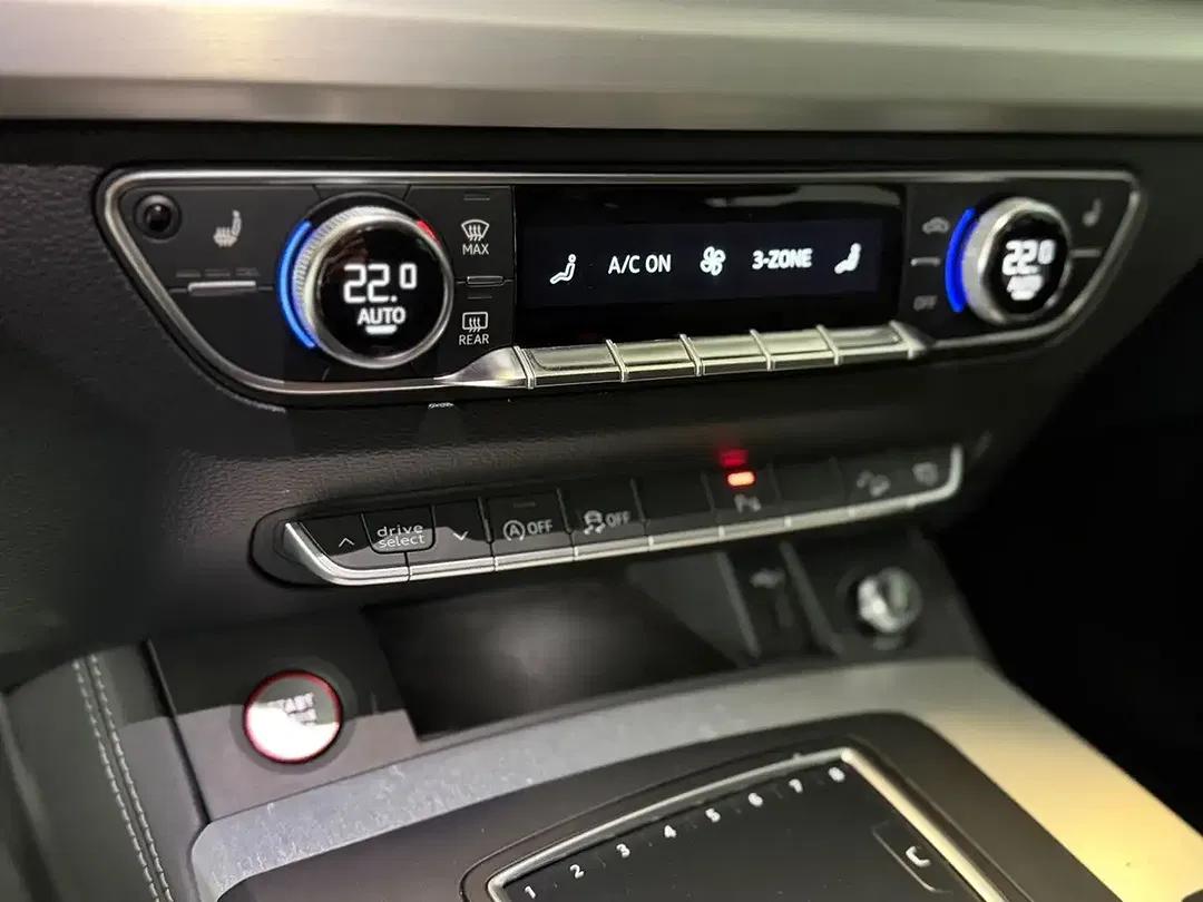 Audi SQ5 - Thumbnail 30