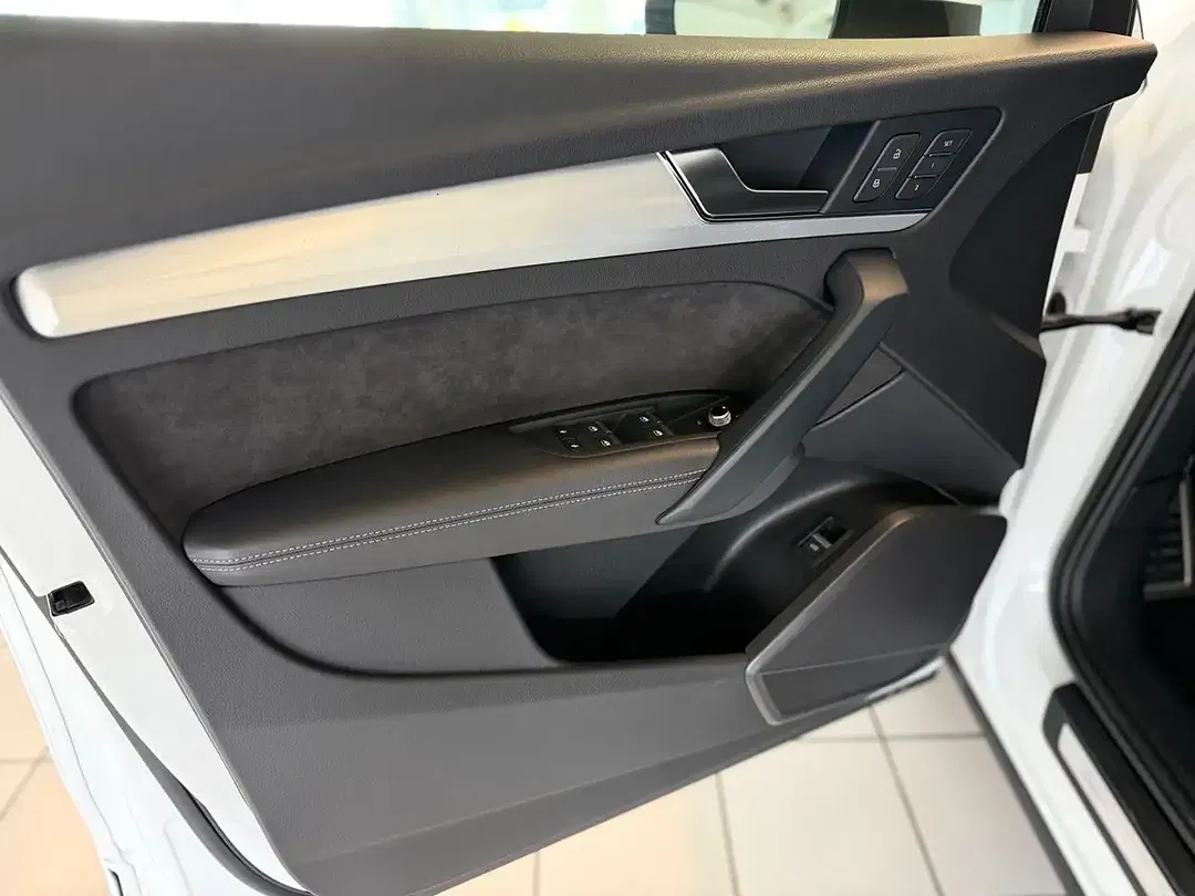 Audi SQ5 - Thumbnail 38