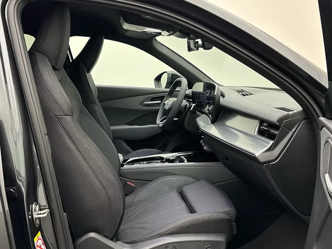 Audi Q3 - Thumbnail 9