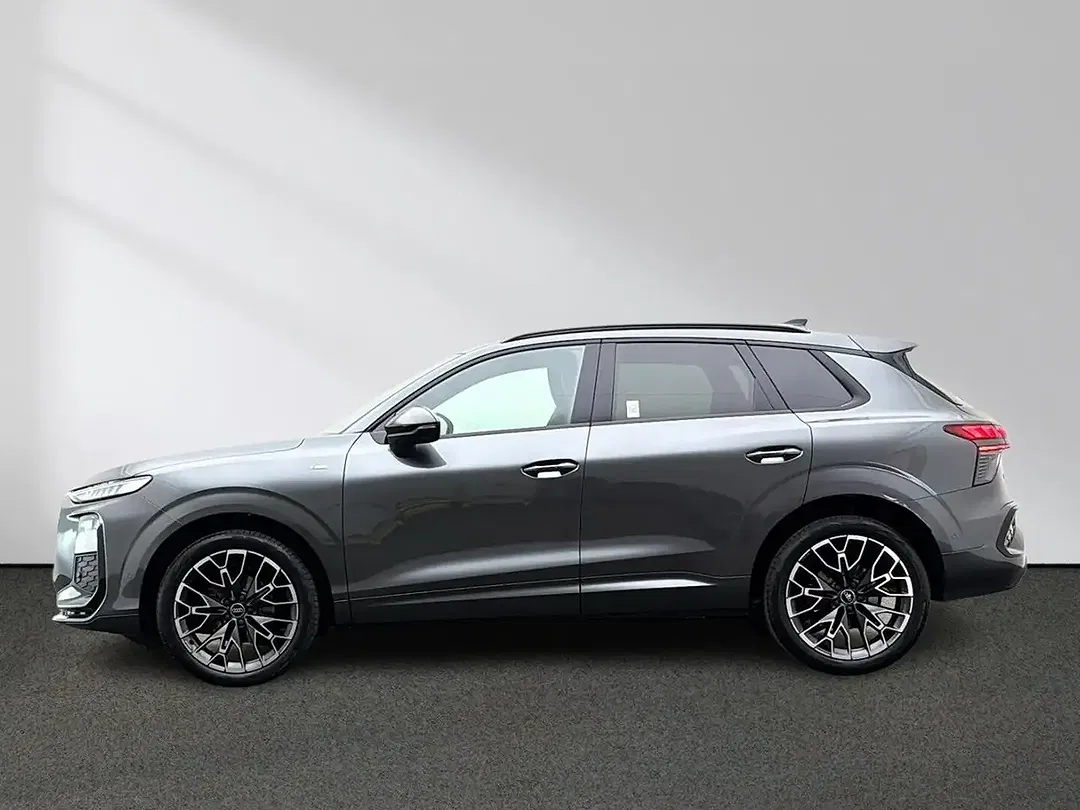 Audi Q3 - Thumbnail 1