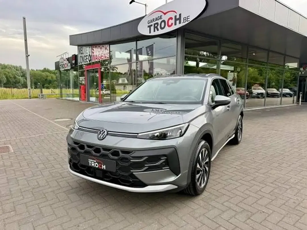 Volkswagen T-Roc - Thumbnail 1