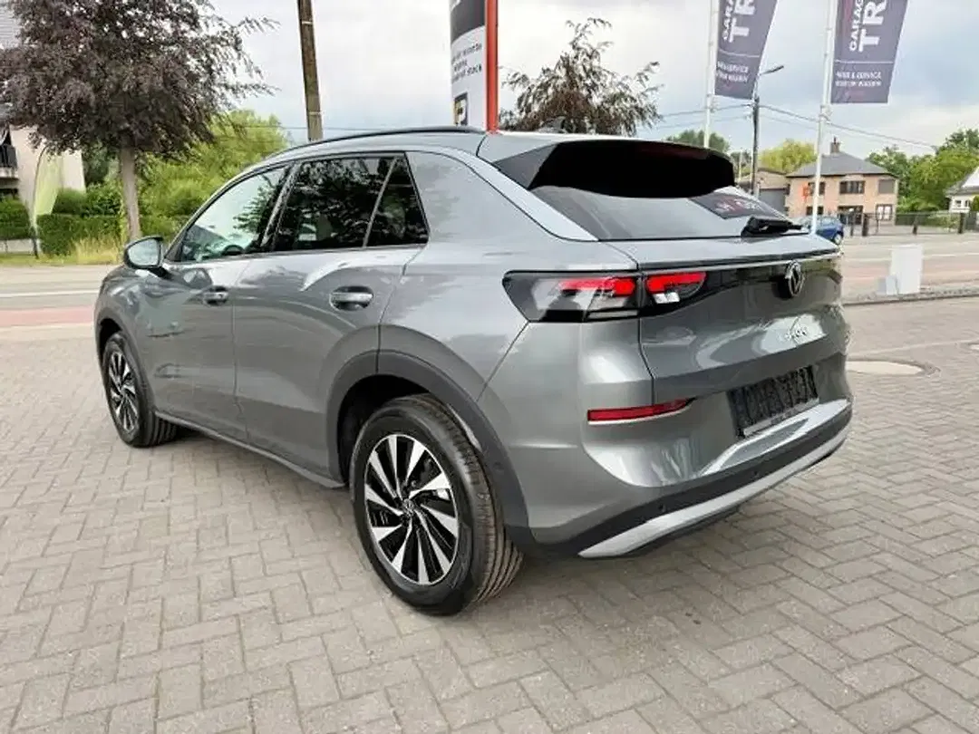 Volkswagen T-Roc - Thumbnail 10