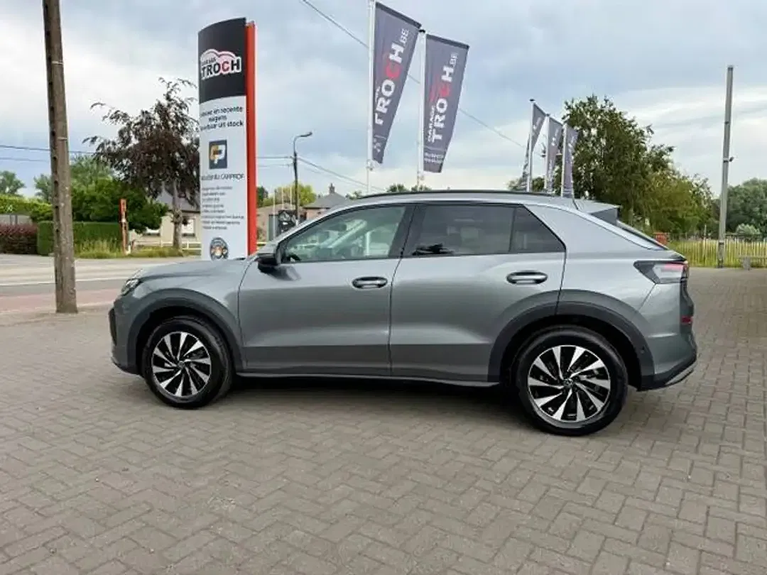 Volkswagen T-Roc - Thumbnail 11