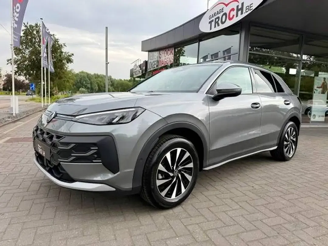 Volkswagen T-Roc - Thumbnail 3