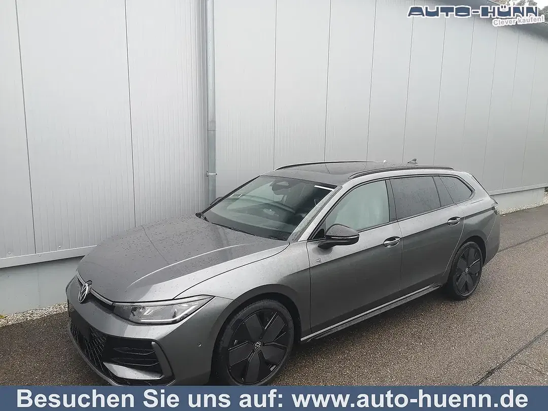 Volkswagen Passat Variant - Thumbnail 1