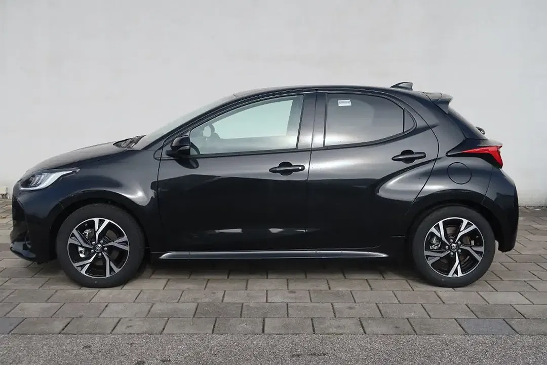Toyota Yaris - Thumbnail 2