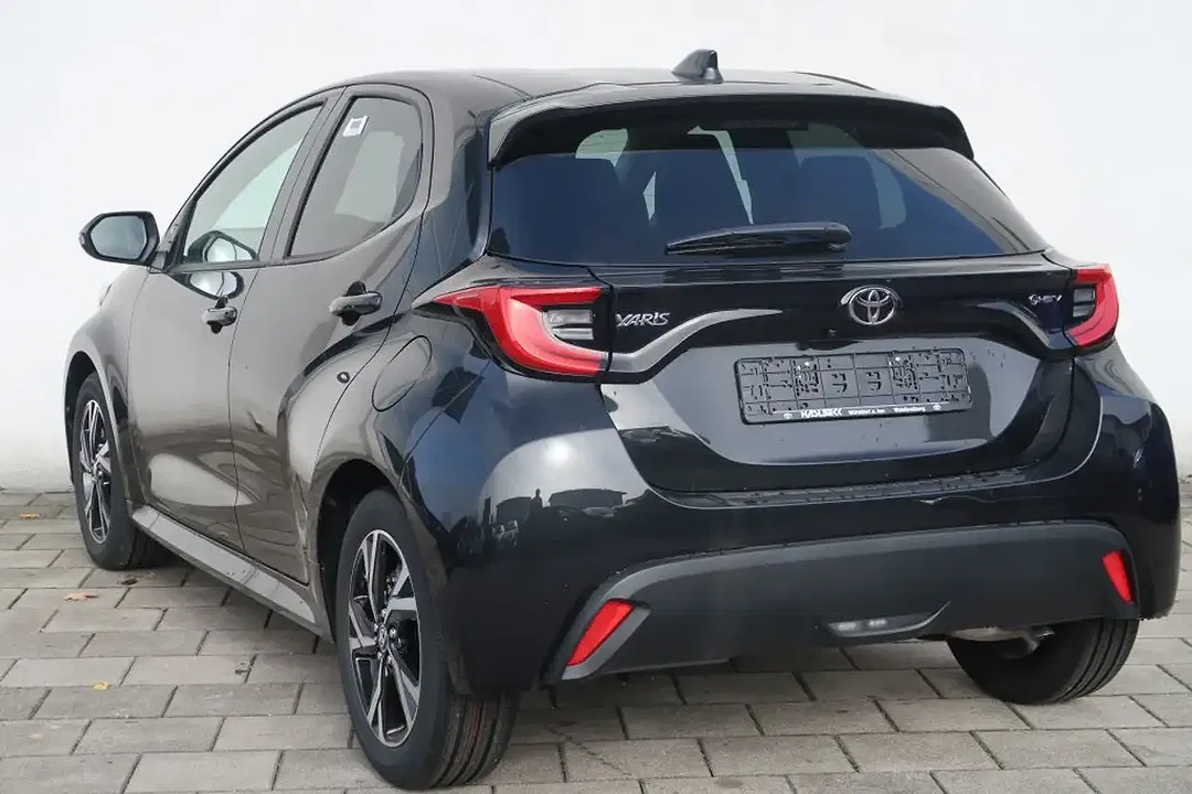 Toyota Yaris - Thumbnail 3