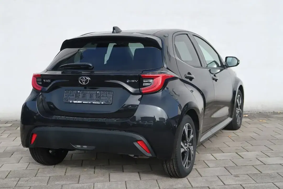 Toyota Yaris - Thumbnail 5