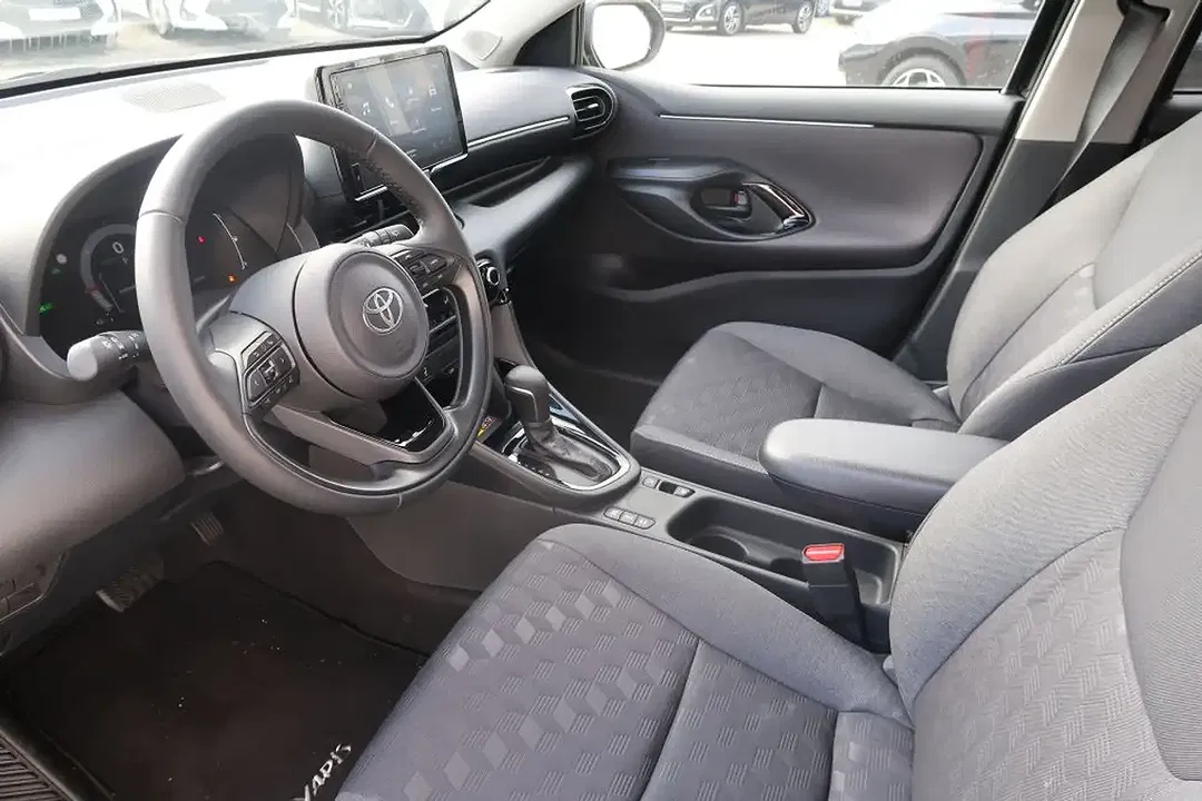 Toyota Yaris - Thumbnail 9