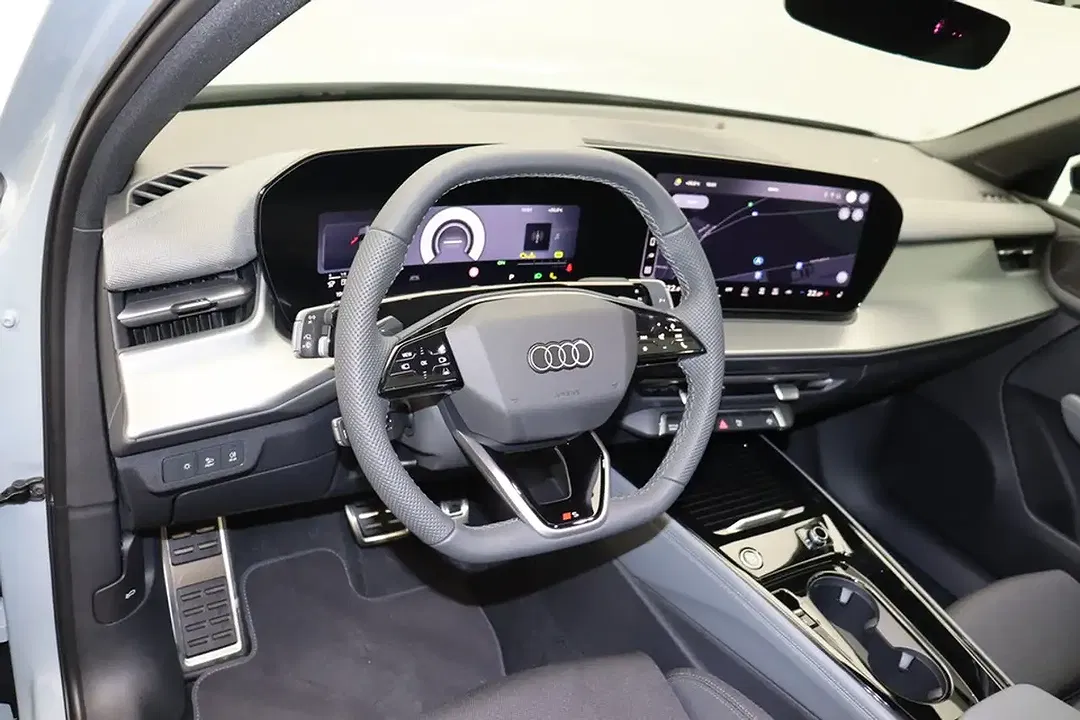 Audi Q3 - Thumbnail 9
