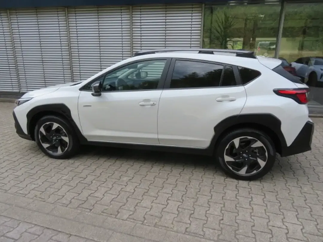 Subaru Crosstrek - Thumbnail 4