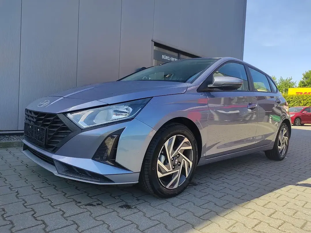 Hyundai i20 - Thumbnail 1
