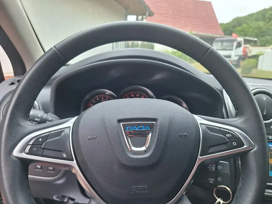 Dacia Logan - Thumbnail 10