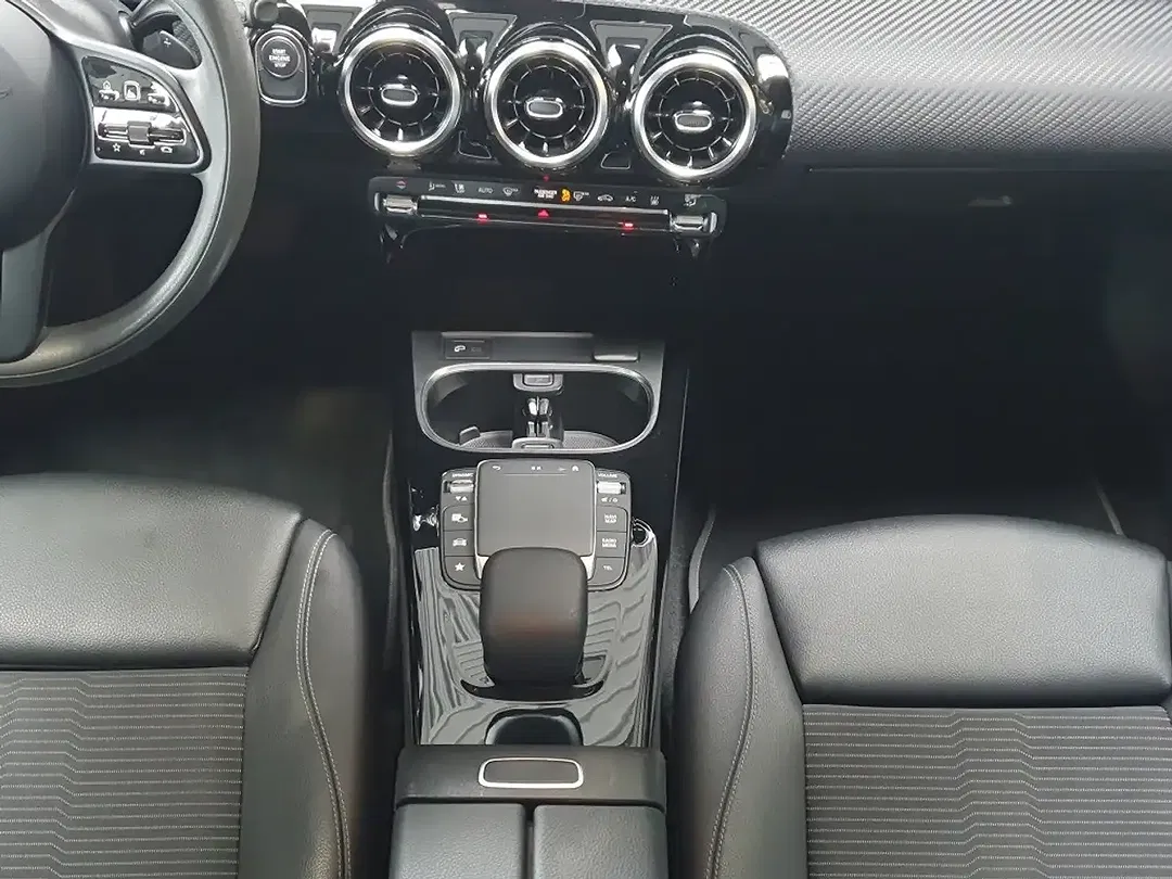 Mercedes-Benz CLA 250 - Thumbnail 8
