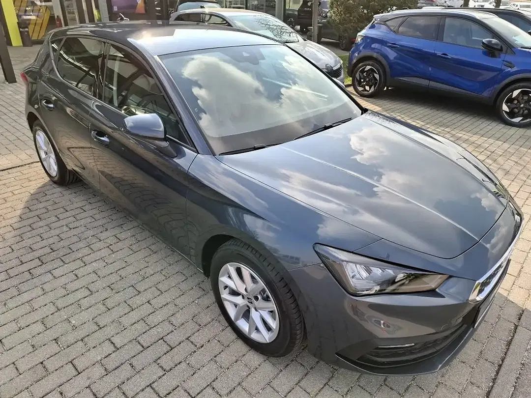 SEAT Leon - Thumbnail 4