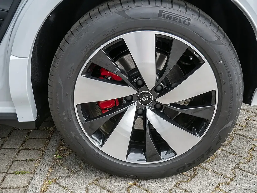 Audi Q6 e-tron - Thumbnail 7