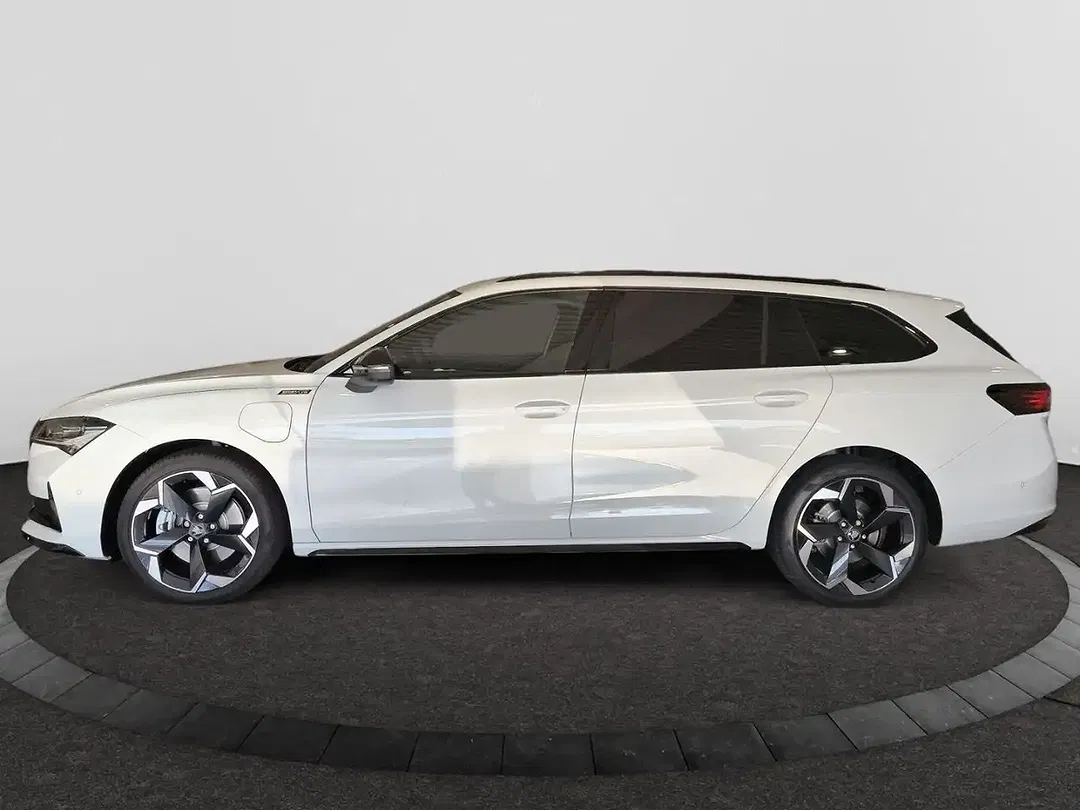 Skoda Superb - Thumbnail 2