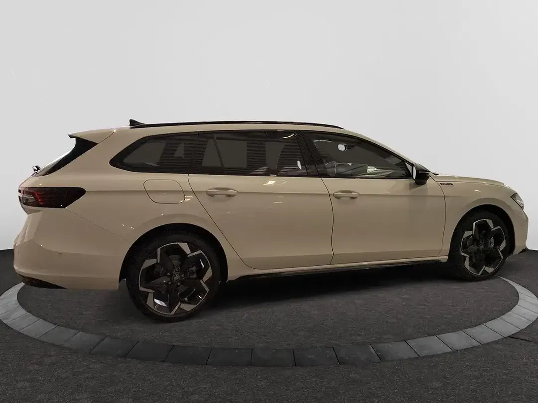 Skoda Superb - Thumbnail 6