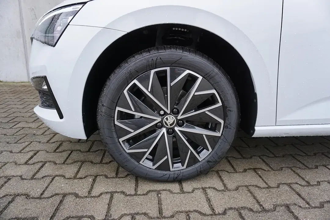 Skoda Scala - Thumbnail 3