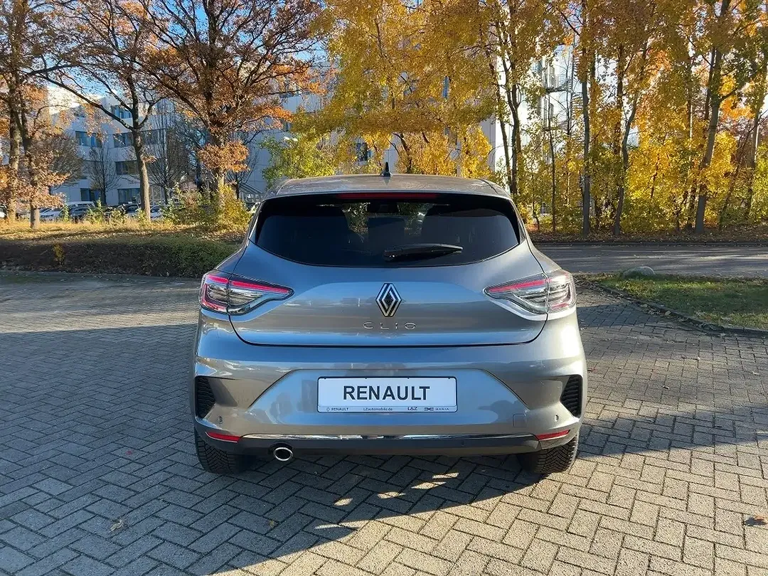 Renault Clio - Thumbnail 3