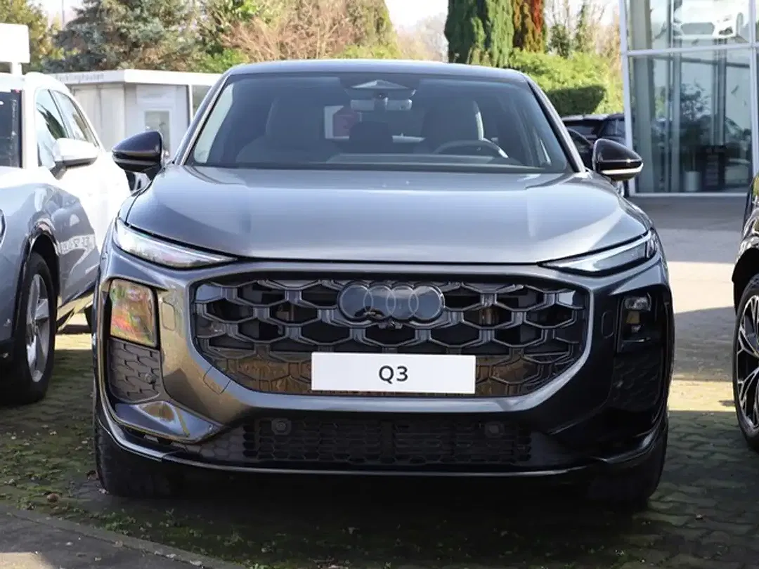 Audi Q3 - Thumbnail 2