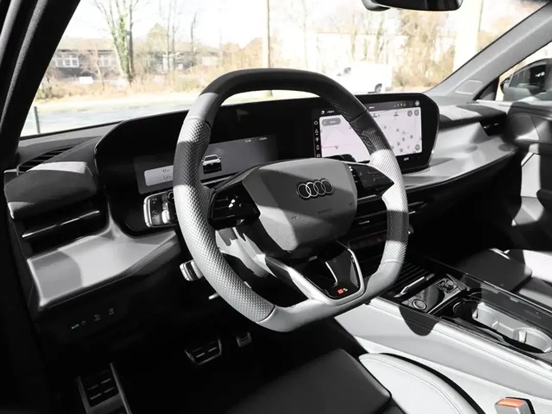 Audi Q3 - Thumbnail 4