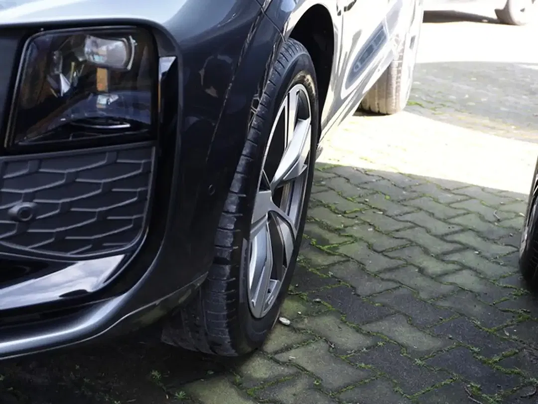 Audi Q3 - Thumbnail 6
