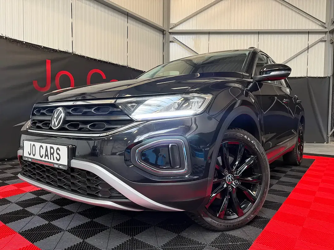 Volkswagen T-Roc - Thumbnail 1