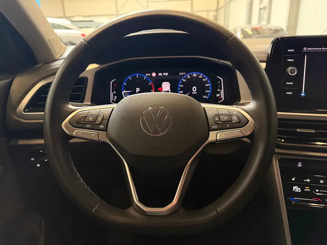 Volkswagen T-Roc - Thumbnail 11