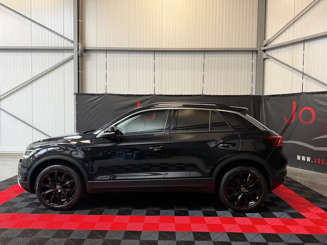 Volkswagen T-Roc - Thumbnail 2