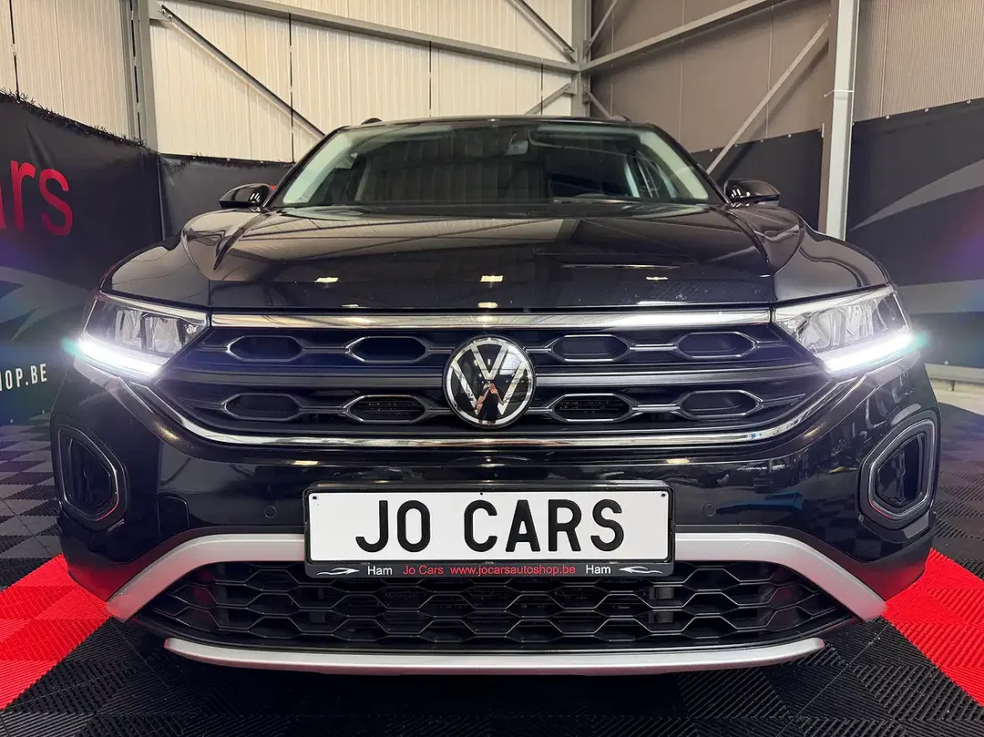 Volkswagen T-Roc - Thumbnail 5