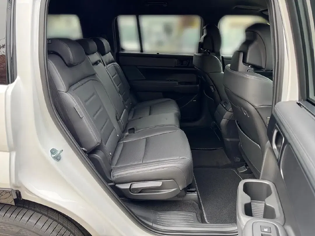 Hyundai SANTA FE - Thumbnail 13