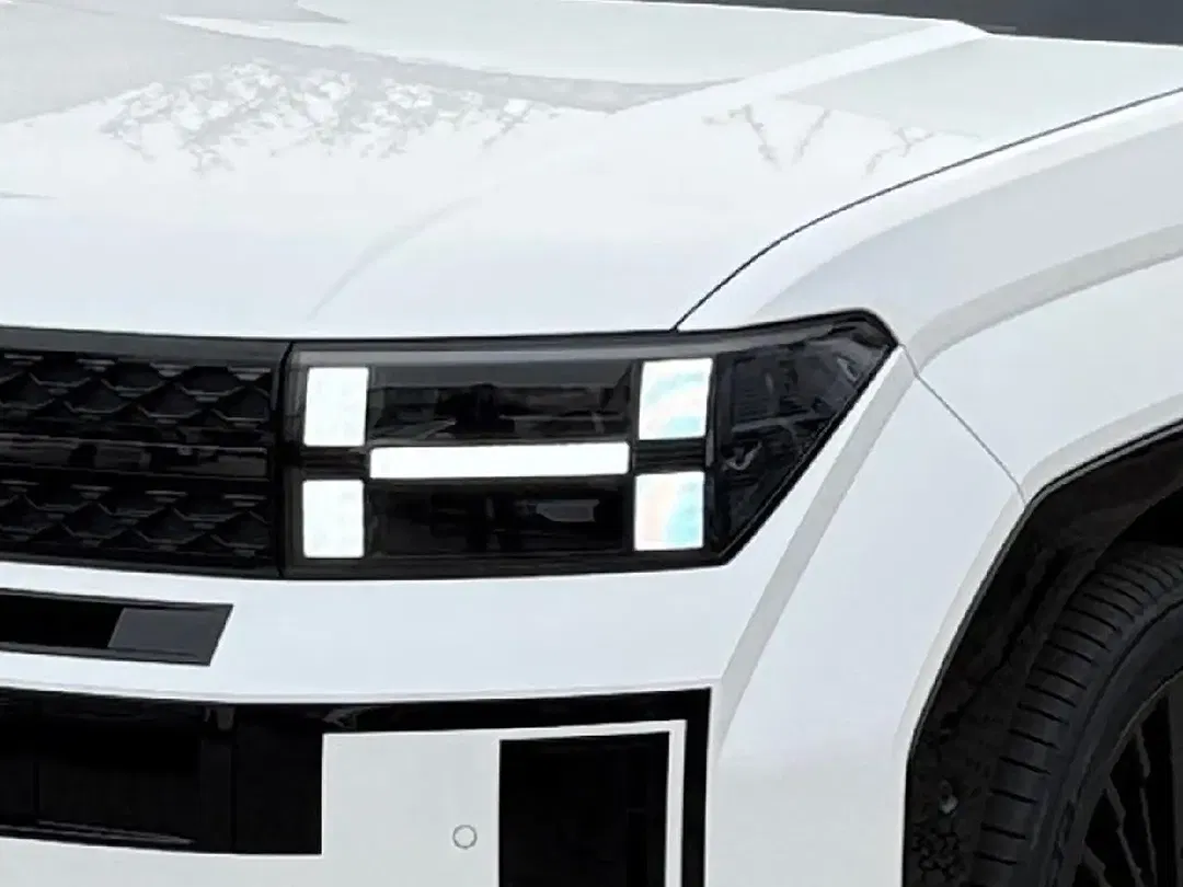 Hyundai SANTA FE - Thumbnail 5