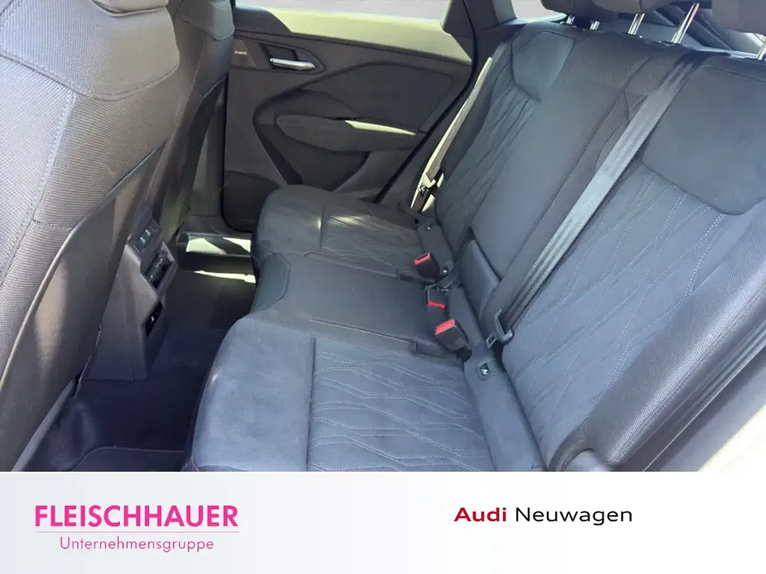 Audi Q3 - Thumbnail 10