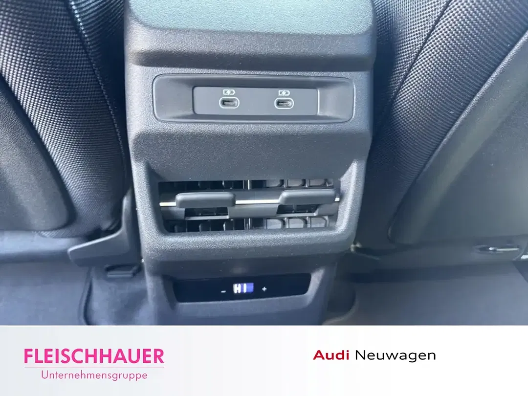 Audi Q3 - Thumbnail 13