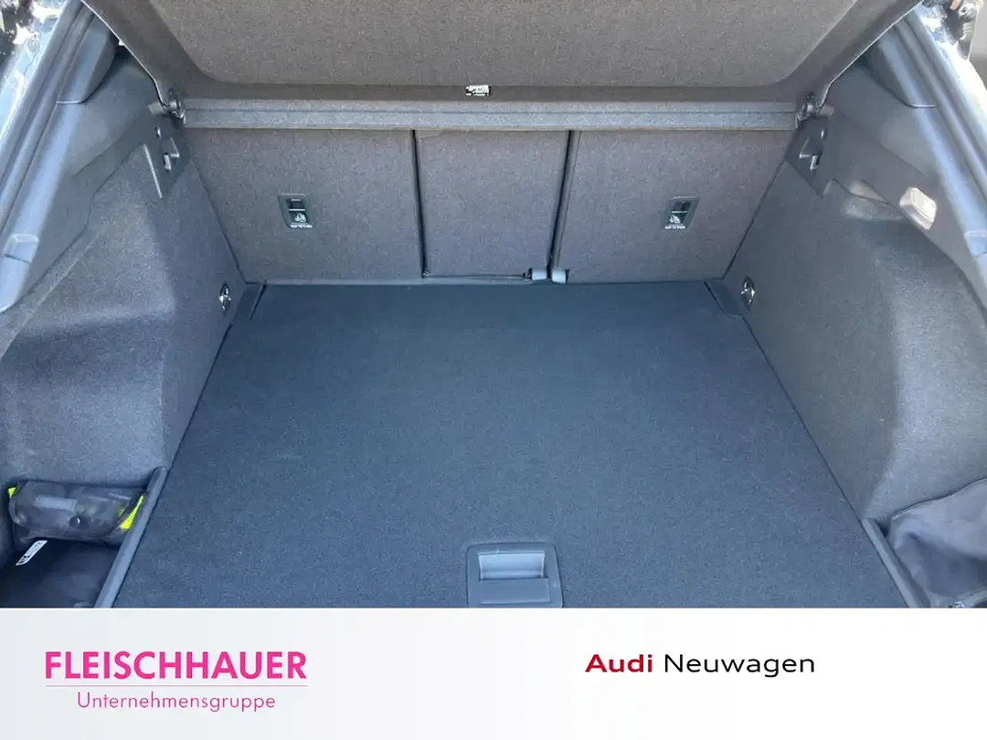 Audi Q3 - Thumbnail 14