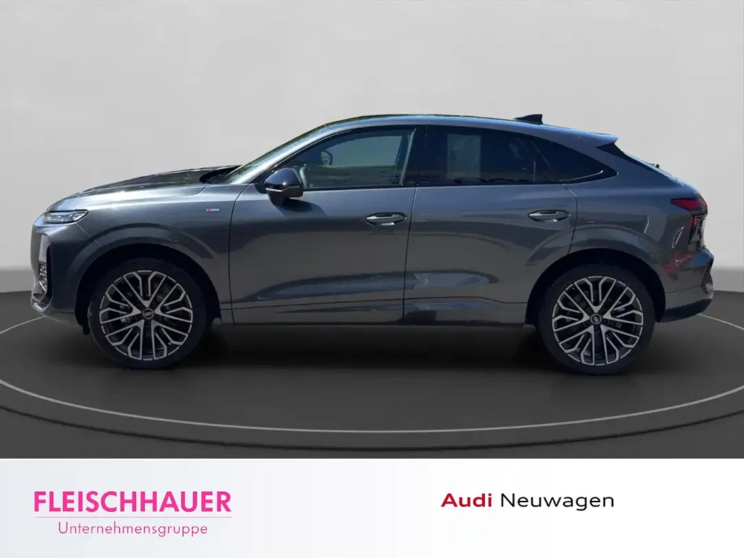 Audi Q3 - Thumbnail 3