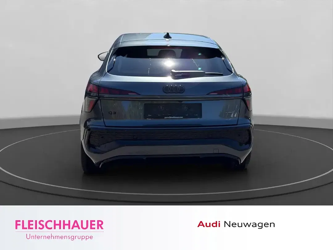 Audi Q3 - Thumbnail 5