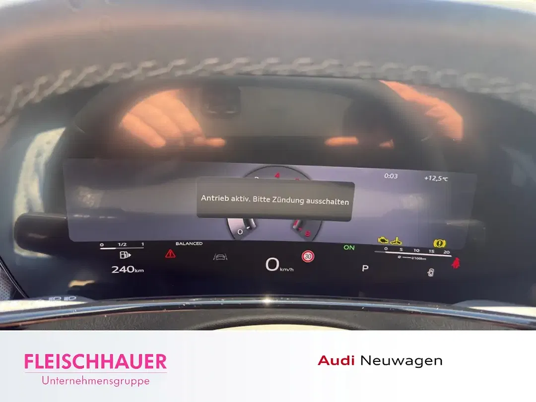 Audi Q3 - Thumbnail 8